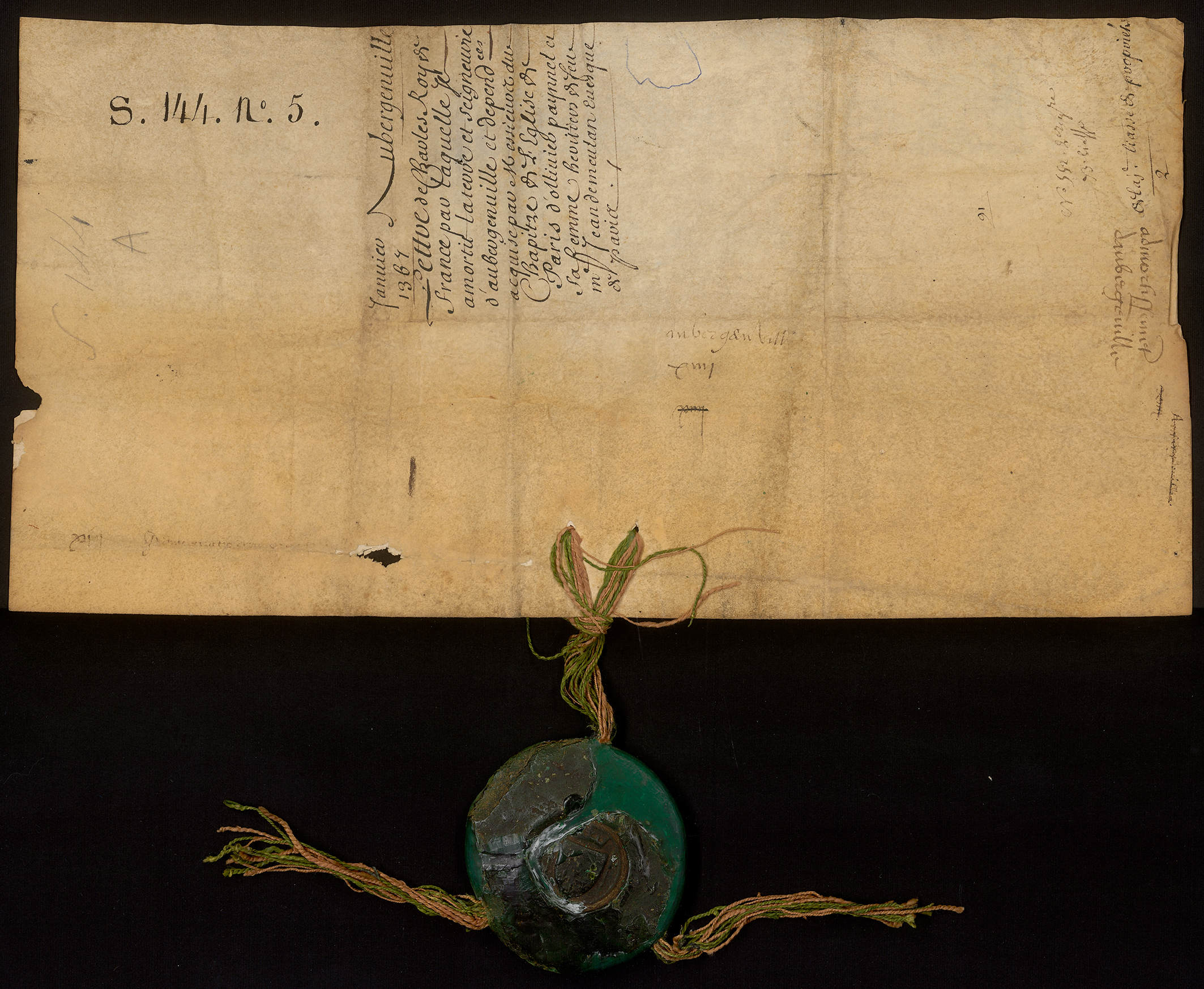 http://images.monasterium.net/illum/IllUrk/1368-01-99_Paris_AN_S_144_pièce 5_verso.jpg